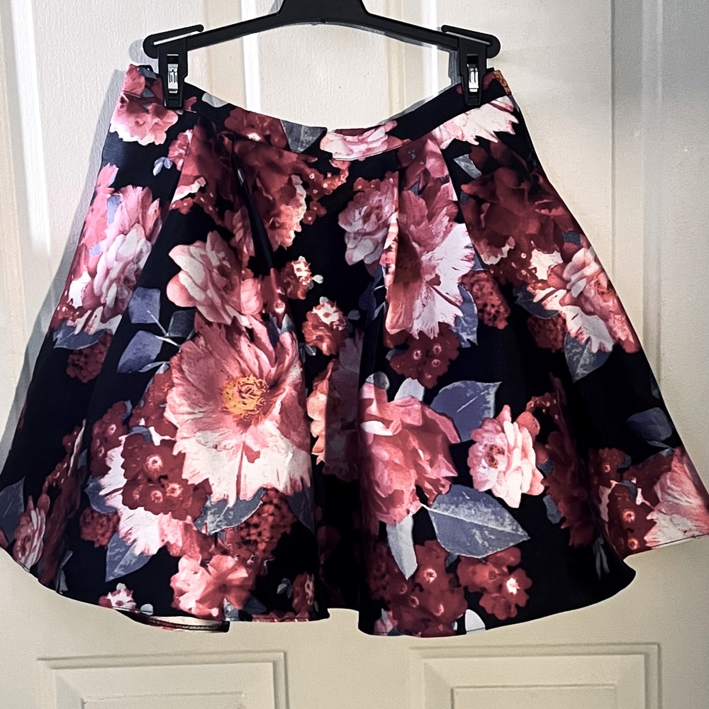 B Darlin women’s jrs Blue Floral Pleated Aline